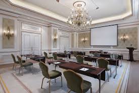 restaurant with private room in Doha